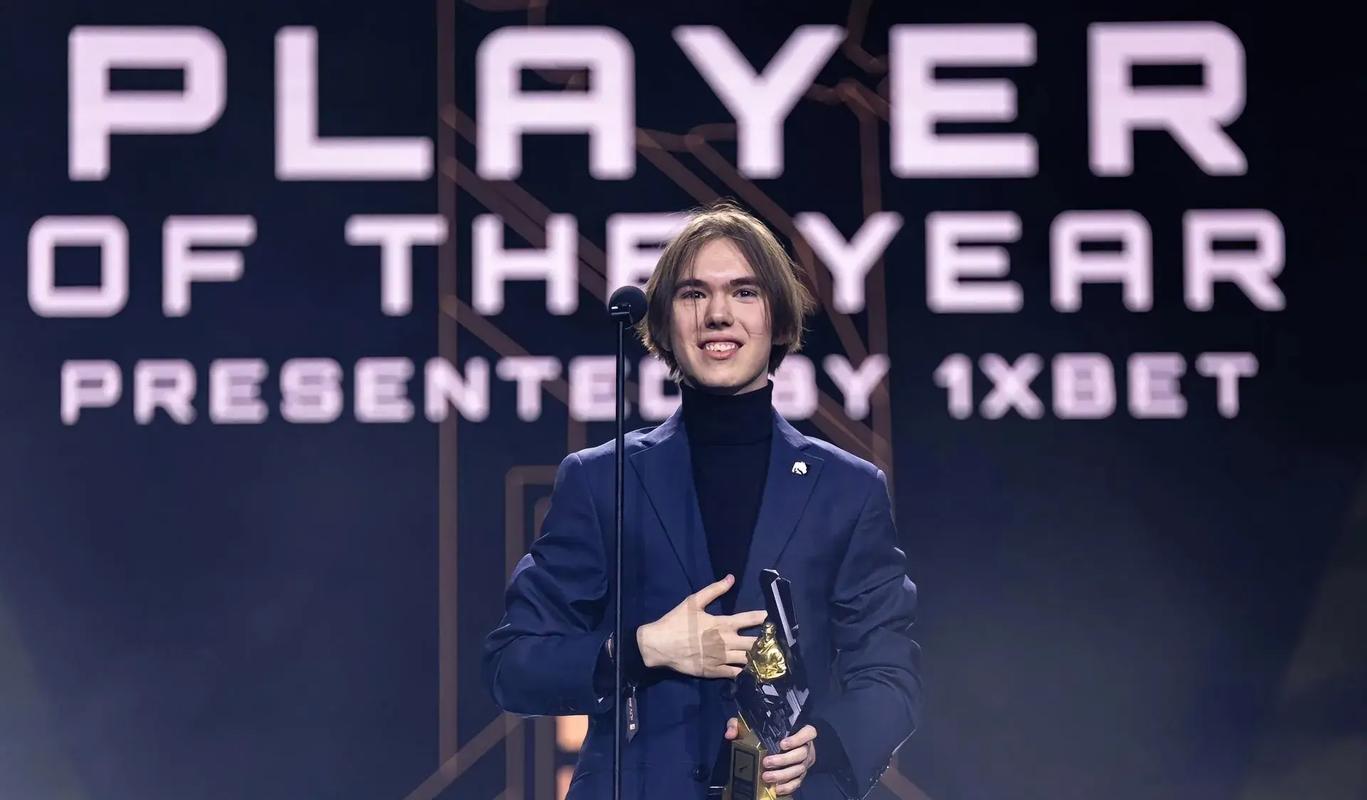 Kanavi ：感觉开心吧，因为抢到了龙