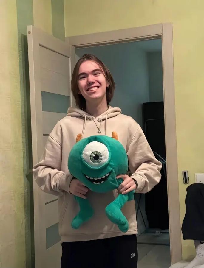 记者谈Yagao暂时顶替Scout参赛：拳头这已经属于放海了，顶格优待!!!!